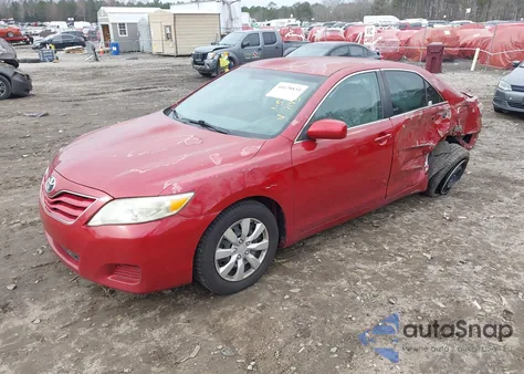 2010 Toyota Camry Le z USA, uszkodzony, nr VIN 4T1BF3EK7AU087145